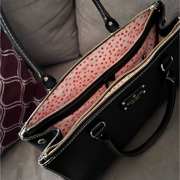 Kate spade black leather large purse- like new - Picture 4 of 5